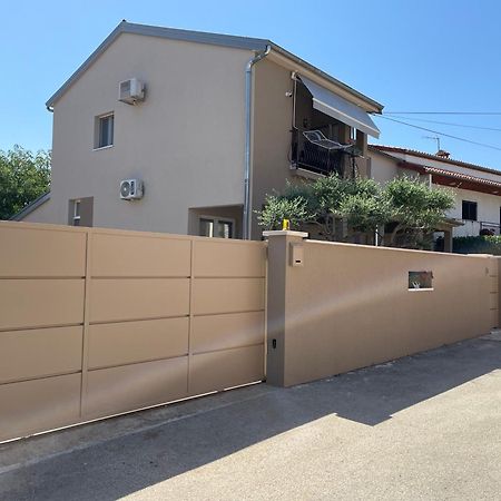 House Runa Porec Esterno foto